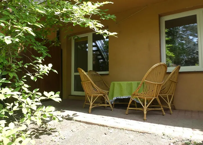 Samodzielny 2-Dwupokojowy Apartament Z Ogrodem I Garazem