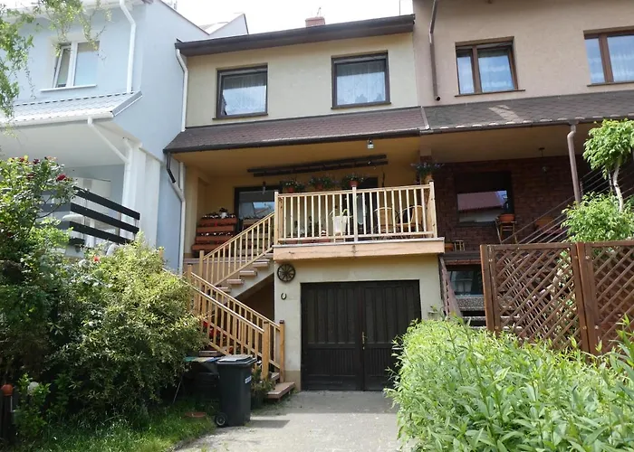 Samodzielny 2-Dwupokojowy Apartament Z Ogrodem I Garazem