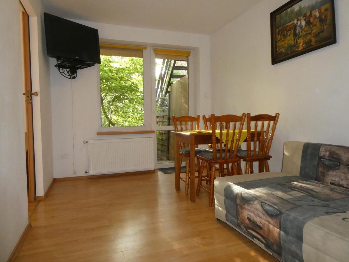 Samodzielny 2-dwupokojowy Z Ogrodem I Garazem Apartament *
